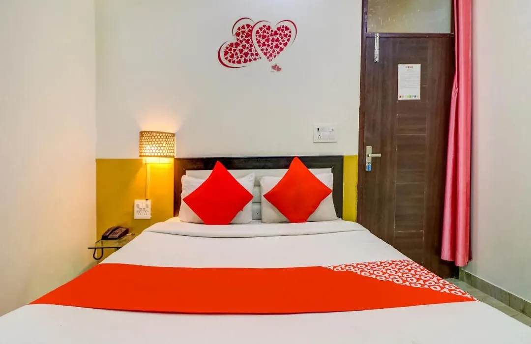 Oyo 74060 Taj Residency-1
